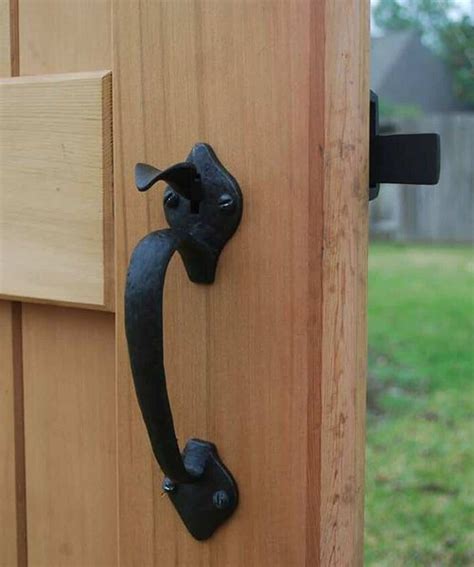 10 Different Types of Gate Latches (With Buyer's Guide) | Upgradedhome.com