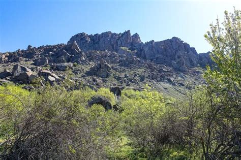 Montanhas Altas De Pedra Calc Ria Antigas De Forma Arredondada Na