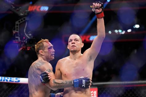 Nate Diaz Soumet Tony Ferguson Dans Le Combat Final De L Accord UFC