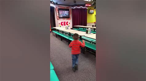 Chuck E Cheese Dance Youtube