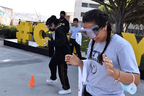 Estudiantes De Prepa Y Profesional En CETYS Tijuana Aprenden Sobre