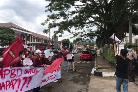 IMM Pandeglang Geruduk Pemkab Dan DPRD Ini Tuntutan Mereka GenPI Co