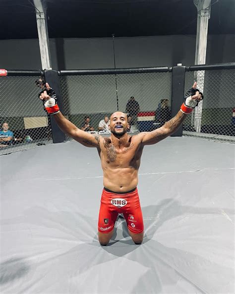 Lutador estreia no MMA após se recuperar de grave acidente e quase