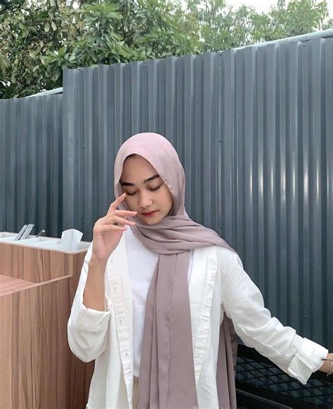 Pin Oleh Queenyzrln Di Selft Gaya Hijab Wajah Gadis Model Pakaian