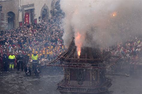 Pasqua Torna Lo Scoppio Del Carro A Firenze Dove Vederlo Video