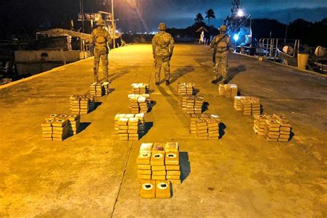 Incautan más de 300 paquetes de droga y una lancha artesanal Panamá