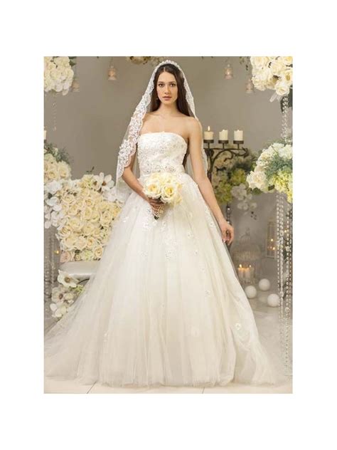 A Line Strapless Chapel Train Tulle Wedding Dress