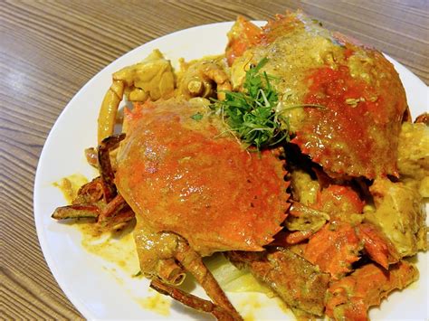 How To Make Fried Crabs W Salted Egg Yolks Singapore Food