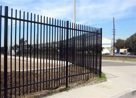 Steel Picket Fence Decorative Pyramid Mesh Fence