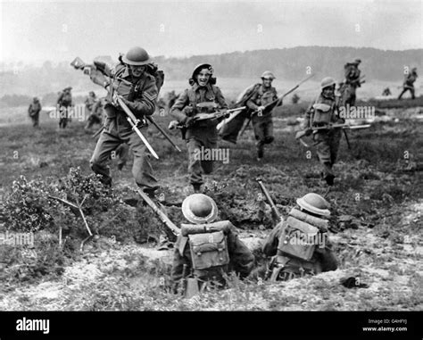 Canadian Soldiers Fighting Ww2