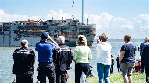 Groot Aantal Luxe Auto S Overleeft Brand Op Vrachtschip Hart Van