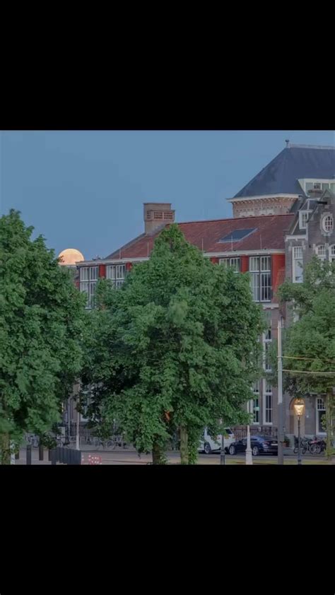 Saturday night - full moon rise over Museumplein. Did you see it? : r ...