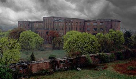 10 Most Haunted Insane Asylums In America