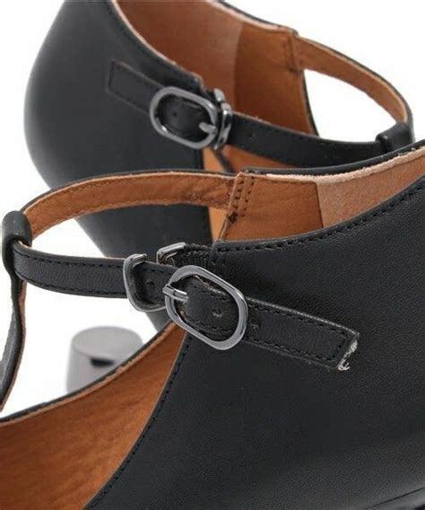 UNITED NUDEユナイテッドヌードのUNITED NUDE Eamz Tara Tストラップ ラウンドパンプスパンプス WEAR