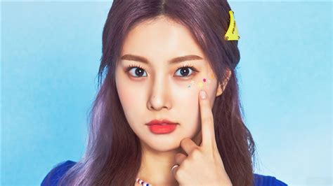 Hyewon 혜원 Kang Hye won 강혜원 IZONE 아이즈원 アイズワン Kpop K pop Girls