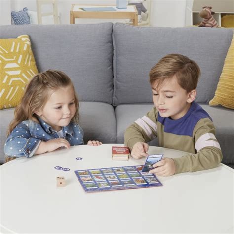 Qui Est Ce Junior Hasbro Gaming King Jouet Suisse Jeux De Plateau