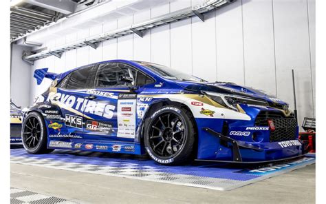 新車GRカローラで2年連続のD1王者へTeam TOYO TIRES DRIFTに松山北斗が加わるモーターファンフェスタ2024