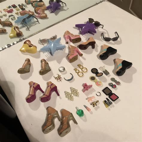 Can anyone ID these accessories? : r/Bratz