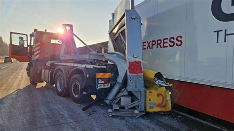 Lkw Kracht Auf Der Westautobahn In Asfinag Fahrzeug Nachrichten At