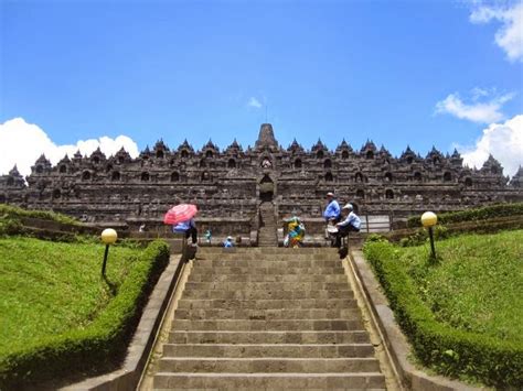 Pemandangan Indah Candi Borobudur Yang Termasuk 7 Keajaiban Dunia