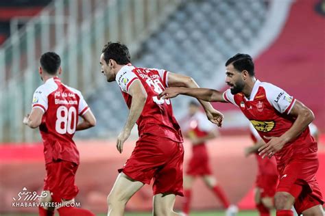 عکس گل پرسپولیس به ذوب‌آهن آفساید بود اشتباه داوری به داد گل‌محمدی رسید