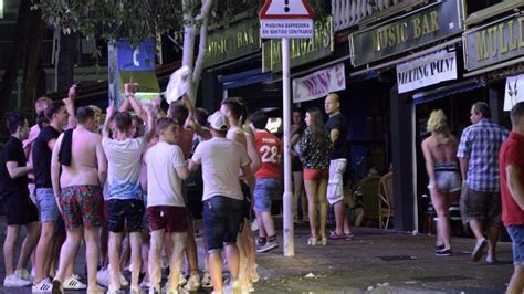 Calvià cierra y multa con 100 000 euros a un supermercado de Magaluf