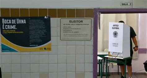 Tirar Selfie Cola Eleitoral O Que Pode E Não Pode No Dia Da Votação