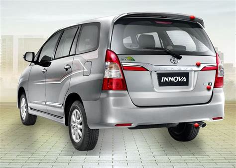 2014 Toyota Innova 3-Quarter Rear 'Silver Mica Metallic'