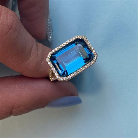 Goshwara Emerald Cut London Blue Topaz And Diamond Ring For Sale At 1stdibs London Blue Topaz