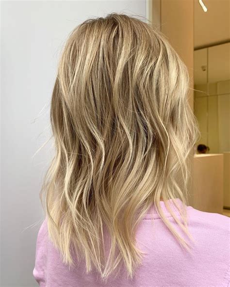 Baby blonde Trend 2022 Окрашивание волос Москва Блонд Волосы Стили стрижек