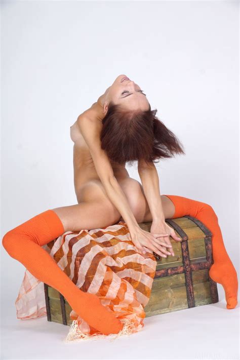 Wygolona na skrzyni Sex Zdjęcia Erotyczne Fotki