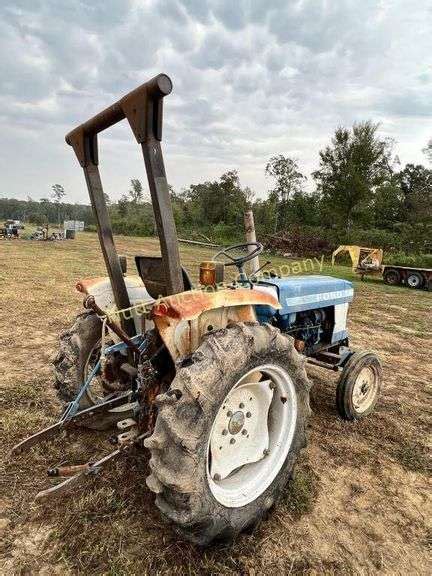 Ford 1510 Tractor Nutt Auction