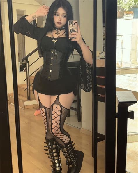 Emily Barajas | Ya me siguen en twitch amiguitos? Uwu El short se