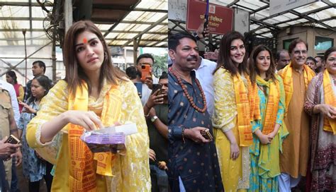 Kriti Sanon Offers Prayers At Siddhivinayak Temple After Winning