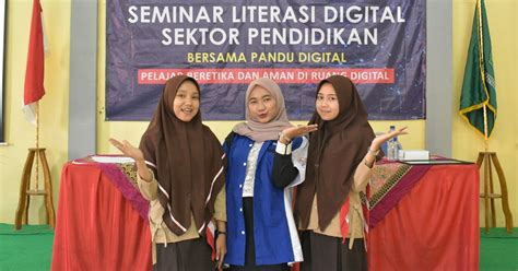 Seminar Literasi Digital Sektor Pendidikan Bersama Pandu Digital Di Smk