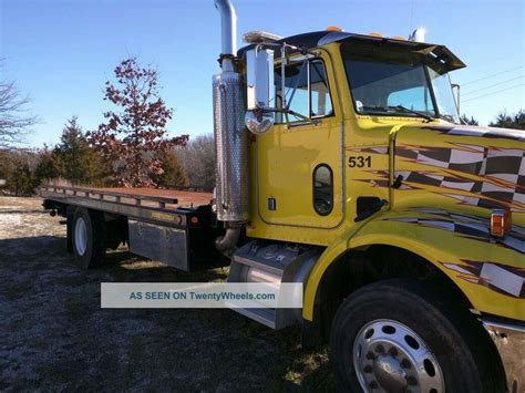 2004 Peterbilt 330