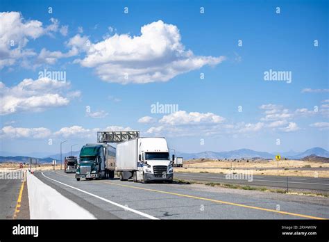 Industrial Long Hauler Carriers Big Rig Semi Trucks With Different Semi