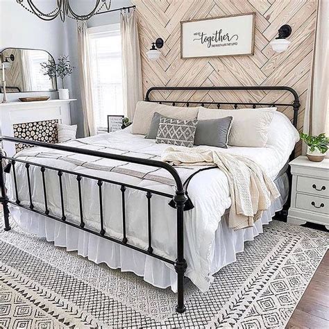 22 Dreamy Farmhouse Bedroom Ideas That Will Make You Want To Redecorate