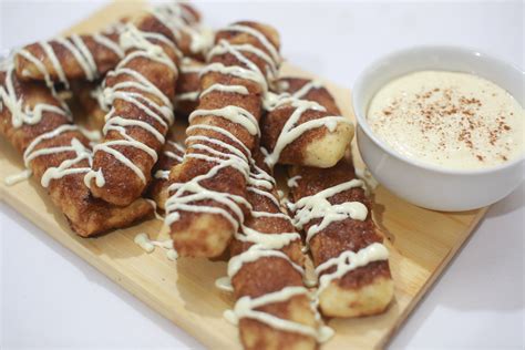 4 Ways to Make Cinnamon Roll Sticks - wikiHow