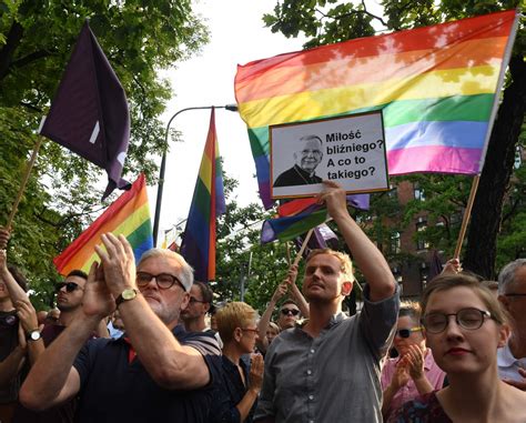 Diritti Lgbt Un Anno Di Attacchi Il Manifesto