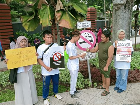 Hari Tanpa Tembakau Sedunia 2024 FKM Unair Gelar Aksi Simpati Rokok