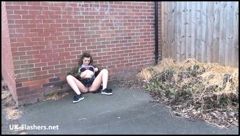 Amateur Babe Dorothys Public Blowjob And Outdoor Flashing Of Sexy Girl Next Door Stripping And