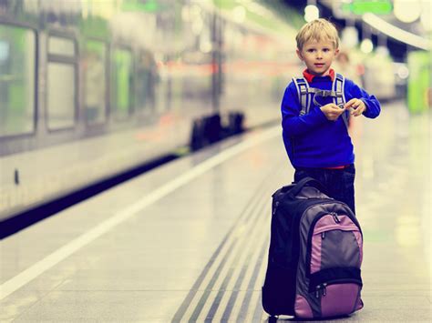 Quel Ge Mon Enfant Peut Il Voyager Seul En Train La Maison De L