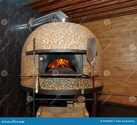 Traditional Wood Fired Pizza Oven Stock Image Image Of Kitchen Pizza