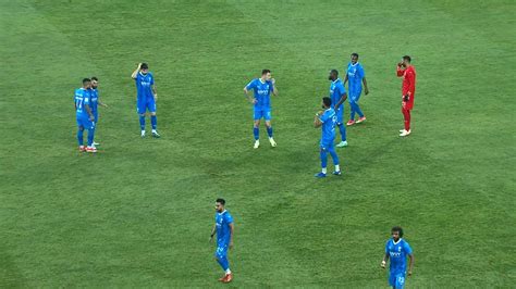 فضيحة كروية العين الإماراتي يهزم الهلال السعودي برباعية في دوري