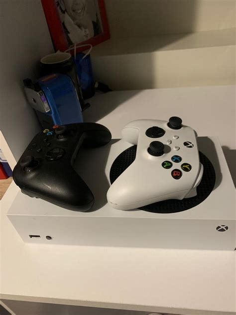 Xbox Series S 520GB 2 Adet Kol Ve 2 Adet Oyun FC24 Ve RDR2 Oyun Ve