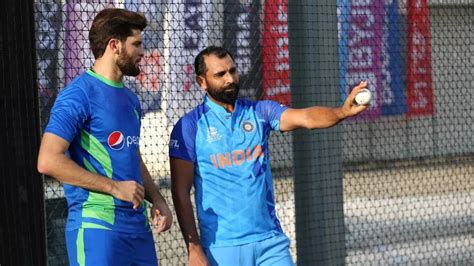 Heartwarming Shaheen Afridi Meets Mohammed Shami At Gabba On Sidelines