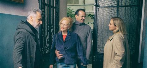 Οι γείτονες από πάνω του Cesc Gay σε σκηνοθεσία Νικολέτας Φιλόσογλου