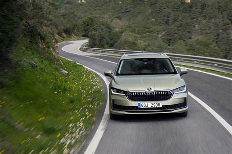 Skoda Superb Estate Gets Detailed Plug In Hybrid Will Arrive With DC