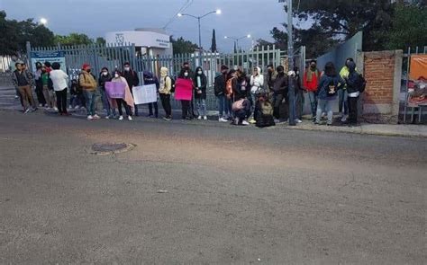 Crisis En Universidad De Querétaro Por Acoso Estudiantes Se Van A Paro